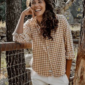 Frank and Eileen Barry Button-down Shirt in Camel Check